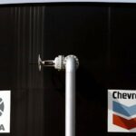 Ausencia de Chevron en el país podría devolver al mercado petrolero nacional a "las sombras", según expertos