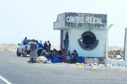 Hambre y frío, las penurias que viven cientos de venezolanos varados entre Perú y Chile