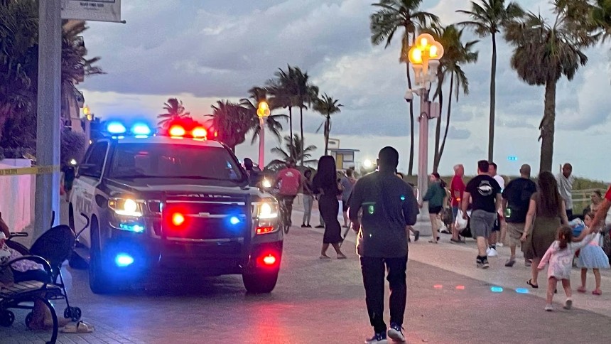 Detienen a sospechoso de tiroteo masivo en playa de Florida que dejó nueve personas heridas