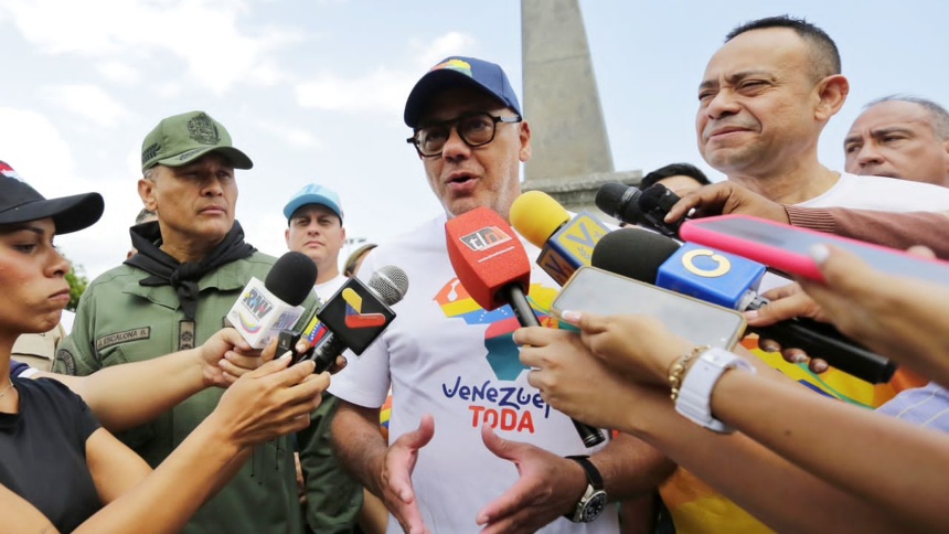 Jorge Rodríguez sobre el referéndum, dice que el 4D «el país amanecerá con 24 estados»