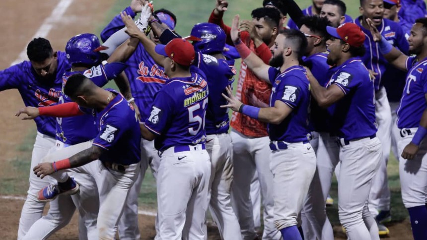 Tiburones de La Guaira rompen sequía de casi 40 años tras coronarse campeones en la LVBP