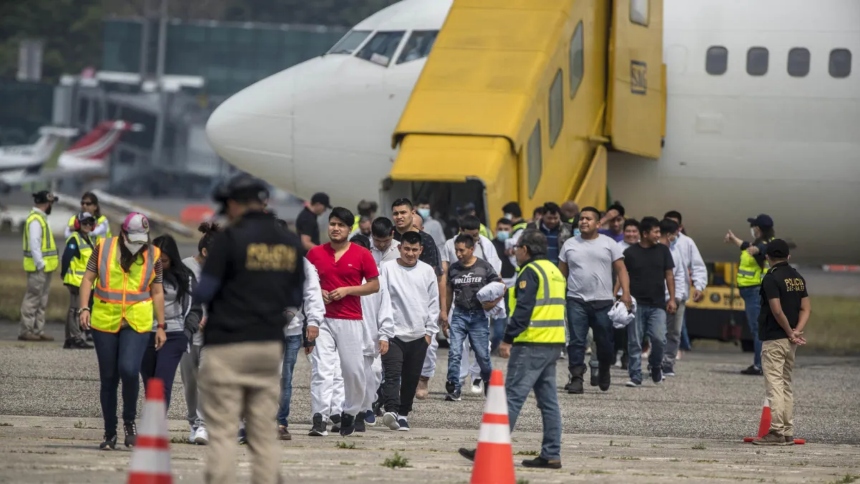 Las consideradas 'ciudades santuario' podrán entregar a los migrantes criminales.con el objetivo de que sean deportados de los Estados Unidos