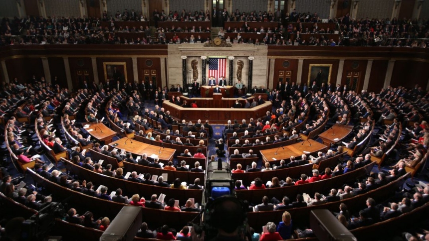 La Cámara de Representantes de Estados Unidos ha aprobado la Ley de Enseñanza Crucial del Comunismo (CCT, por sus siglas en inglés), una legislación impulsada por la congresista cubanoamericana María Elvira Salazar.  