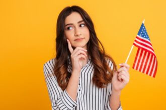 ¿Los apellidos te ayudan a obtener "más fácil" la ciudadanía en EEUU? Se trata de una pregunta que muchos se formulan todavía en este 2024