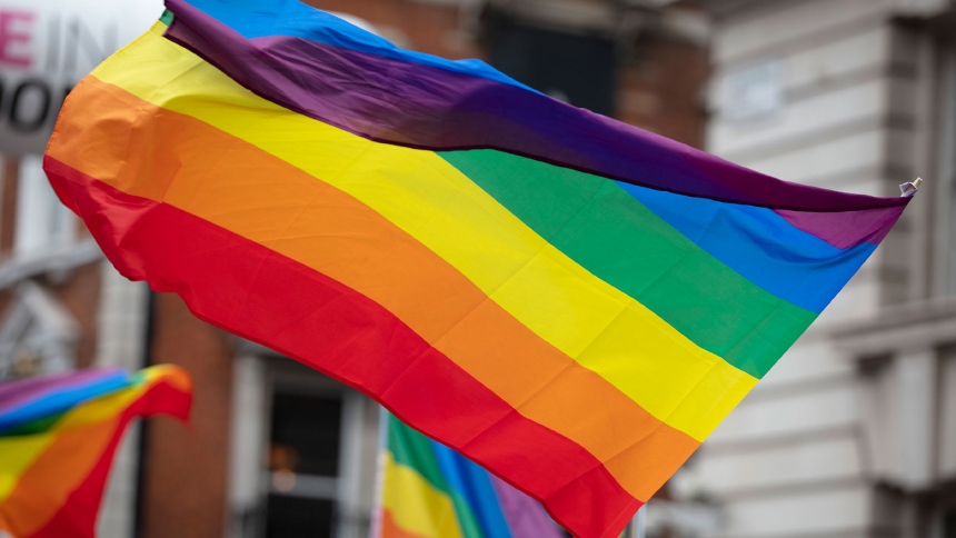 El Departamento de Estado de EEUU emitió una alerta global por posibles ataques terroristas durante el mes del orgullo LGBTQ+.