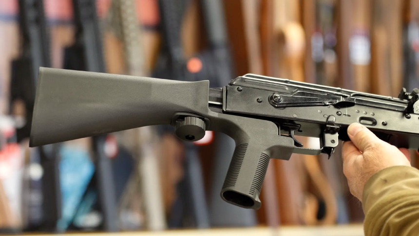 La Corte Suprema dictaminó que la prohibición federal a los llamados bump stocks, es ilegal. Ayudan a convertir armas en ametralladoras.  