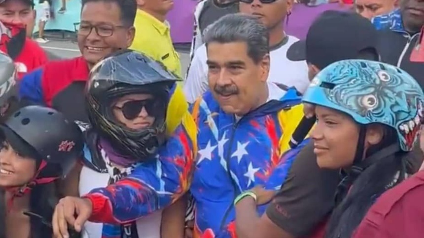 EN VIDEO: Maduro declaró las "motopiruetas" como deporte nacional