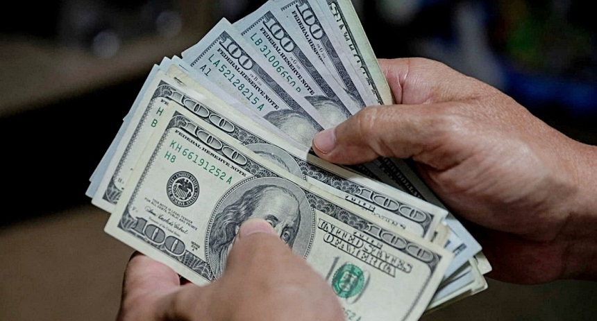 El dólar paralelo arrancó el año 2025 con una ligera alza al cotizarse en Bs. 66,29 este jueves 02 de enero.