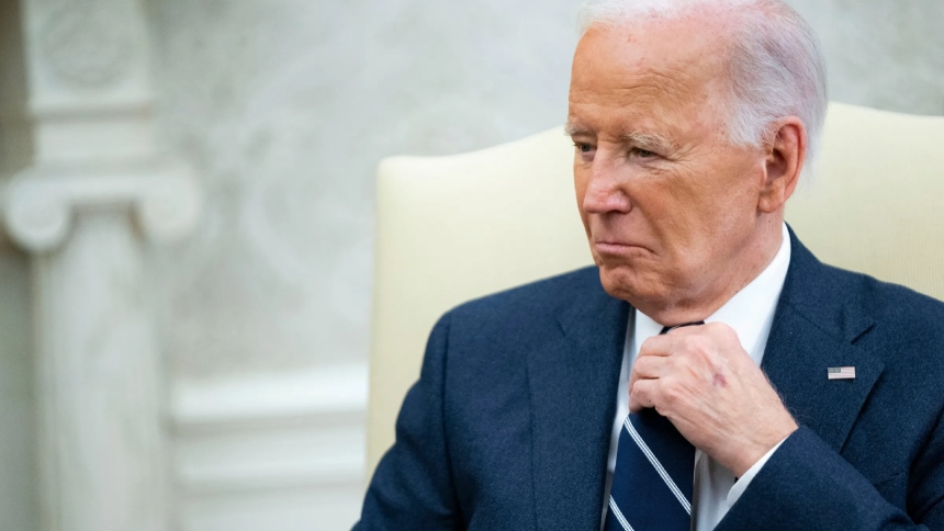 La reciente decisión del expresidente de EEUU, Joe Biden, de emitir indultos preventivos para cinco miembros de su familia cercana ha generado una gran controversia en EEUU. 