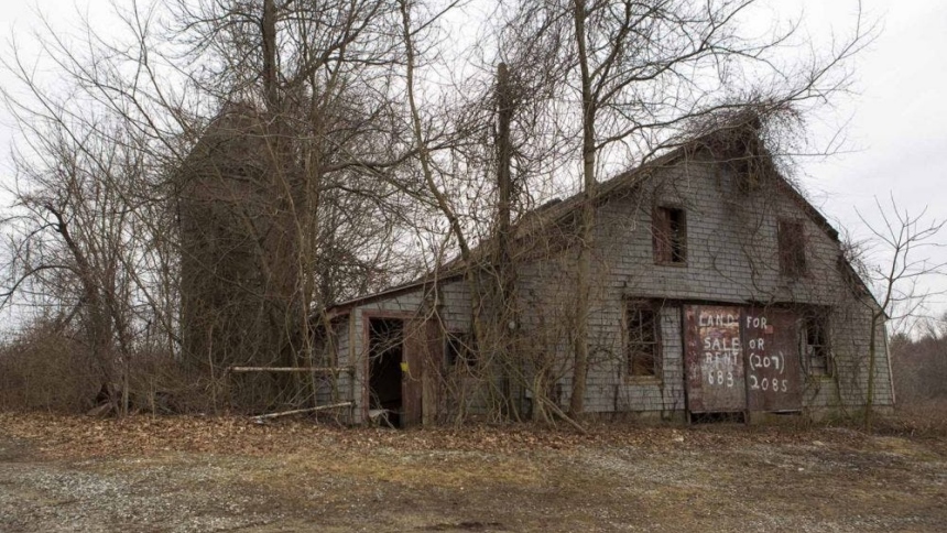 Dudleytown, un antiguo asentamiento abandonado en Connecticut, ha sido objeto de numerosas leyendas y rumores sobre actividad paranormal.  