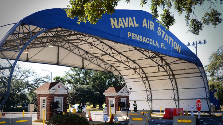 Este jueves, 6 de marzo, la base naval de Pensacola, en Florida (EEUU), fue escenario de un incidente alarmante que llevó al cierre temporal de sus accesos.  