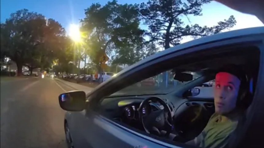 Felipe Zapata Velásquez, un estudiante colombiano de la Universidad de Florida (UF), habría regresado voluntariamente a su país tras ser detenido por el Servicio de Inmigración y Control de Aduanas (ICE, por sus siglas en inglés).  