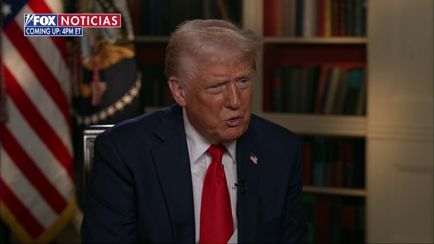 El presidente de EEUU, Donald Trump, sorprendió a la audiencia al pronunciar su famoso eslogan "Make America Great Again" en español.  