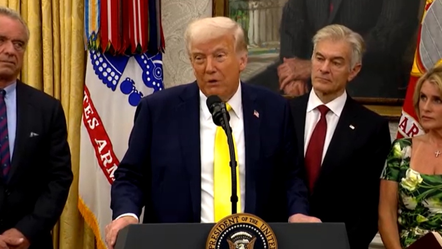 La conferencia de prensa en la Casa Blanca, encabezada por el presidente de EEUU, Donald Trump, terminó de manera inesperada debido a un aparente problema médico con una niña.