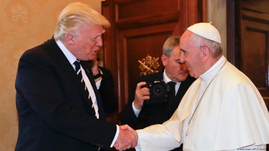 El presidente de EEUU, Donald Trump, anunció este lunes, 21 de abril, que él y la primera dama, Melania Trump, viajarán a Roma para asistir al funeral del papa Francisco, quien falleció a los 88 años.  