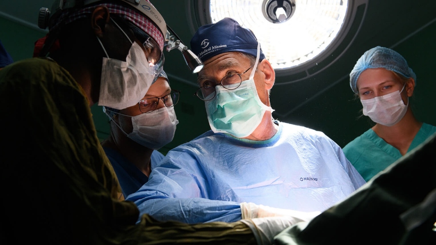 En un caso que ha generado indignación y preocupación en el ámbito de la salud en EEUU, Wendy Rappaport, una mujer de Minnesota, presentó una demanda contra el sistema hospitalario Allina Health y un cirujano quien, por error, le extirpó un riñón sano en lugar de su bazo enfermo.  