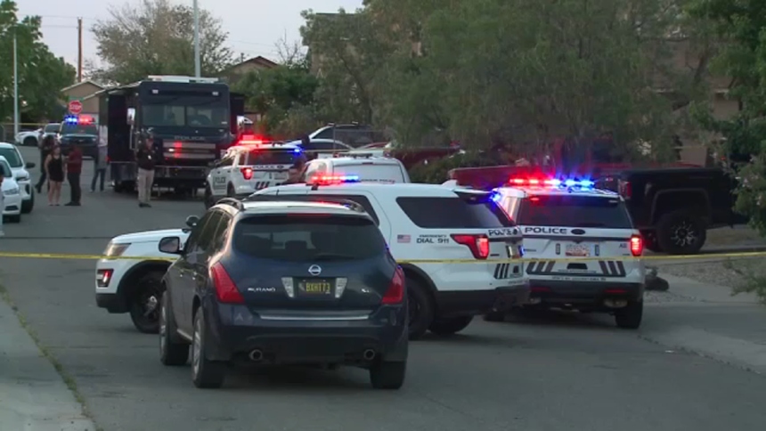 La comunidad de Albuquerque, en Nuevo México (EEUU), se encuentra conmocionada tras la trágica muerte de un niño de un año, quien fue olvidado dentro de una camioneta por varias horas.  