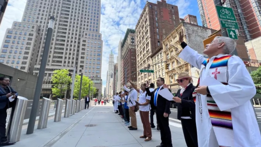 En un acto de profunda solemnidad, fe y esperanza, un grupo de venezolanos se congregó en Nueva York (EEUU) para elevar una plegaria en defensa del Estatus de Protección Temporal (TPS). 