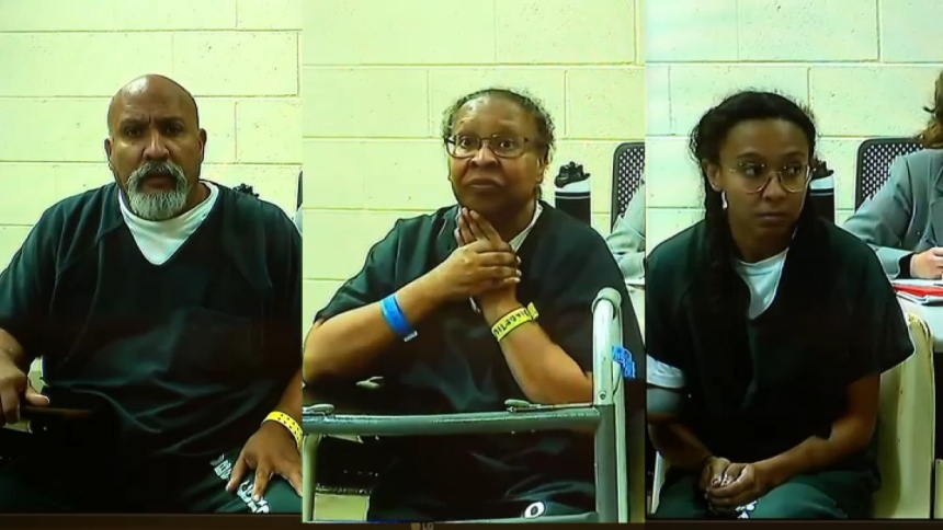 En un caso que ha conmocionado a la comunidad de Victorville, California (EEUU), tres miembros de una familia han sido arrestados y acusados de tortura y abuso contra seis niños. 