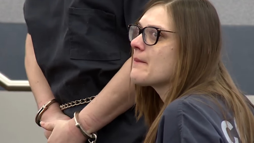 El amor y la traición han sido el motor de incontables tragedias a lo largo de la historia, pero pocas tan impactantes como la que protagonizó Julie Bush, una mujer de Nevada (EEUU) quien, cegada por la ira, terminó con la vida de su novio, Richard Penardo Jr.