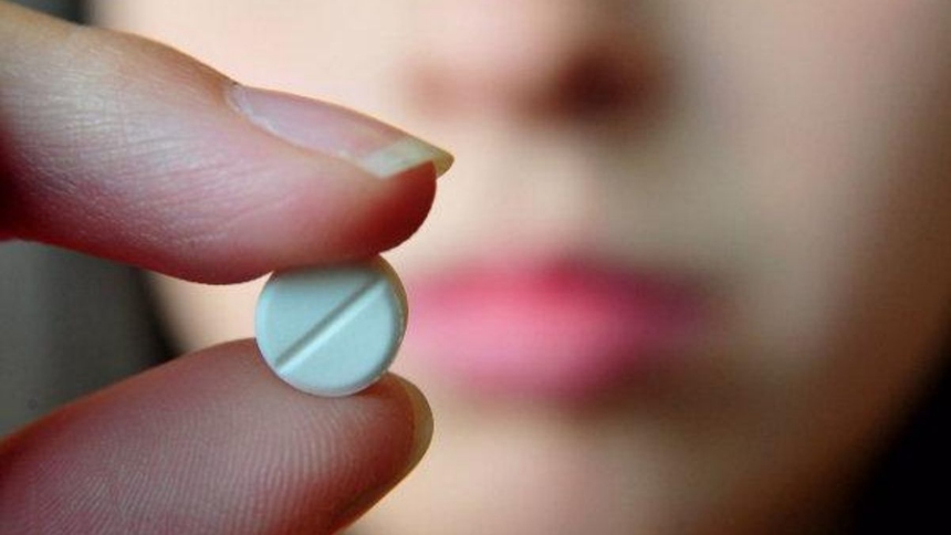 Cuatro estados gobernados por demócratas solicitaron a la Administración de Alimentos y Medicamentos de EEUU (FDA, por sus siglas en inglés) que elimine las restricciones sobre la mifepristona, una píldora clave para el aborto con fármacos.  