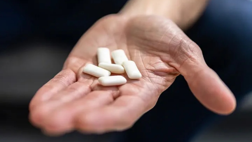 En Estados Unidos, un estudio reciente publicado por la revista Pediatrics encendió las alarmas: la ingestión accidental de cápsulas de nicotina por parte de niños menores de seis años aumentó un 763 % entre 2020 y 2023.  