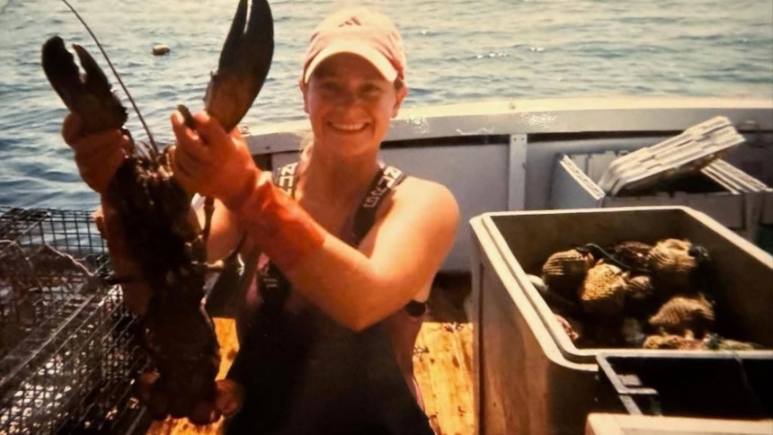 La tranquila localidad de Union, en el condado de Knox, en Maine (EEUU), se ha visto sacudida por un crimen que ha dejado a la comunidad en estado de shock, luego de que Sunshine Stewart, una mujer de 48 años que había llegado recientemente al área para disfrutar del verano, fue encontrada muerta el 3 de julio en Crawford Pond, un estanque popular entre turistas y residentes.