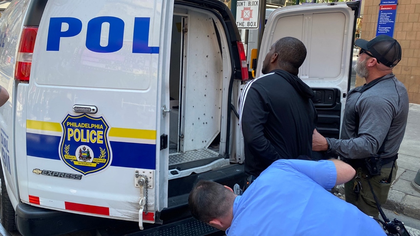 En un caso que ha estremecido a EEUU, Timothy Taylor, de 38 años, enfrenta cargos por el asesinato de dos mujeres: su esposa actual, Theresa Gregg, y su exesposa, Tishawn Folkes-Taylor.  