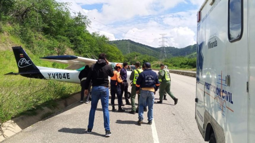 Avioneta debió aterrizar de emergencia en autopista de los Valles del Tuy este 19Jul