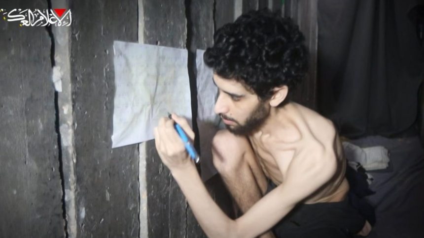 ¿Cavando su propia tumba? El estremecedor video de un rehén israelí publicado por Hamás