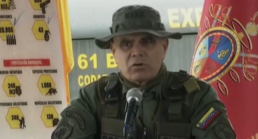 "Estamos aquí en máxima preparación": Padrino López instó a alistarse y acudir a los cuarteles