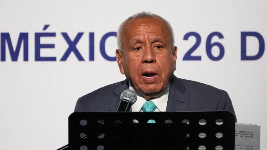 Exjefe de inmigración de México se disculpó con familiares y víctimas del incendio en centro de detención donde murieron 40 migrantes, en su mayoría venezolanos