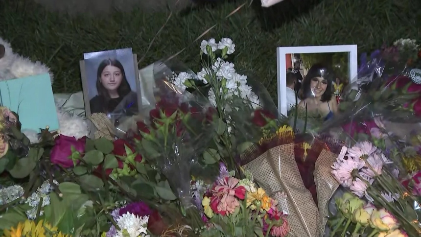 La comunidad de Cranford, en Nueva Jersey (EEUU), se encuentra sumida en el dolor tras la muerte de María Niotis e Isabella Salas, dos adolescentes de 17 años, quienes fueron atropelladas —por otro adolescente— mientras circulaban en bicicletas eléctricas por una zona residencial. 