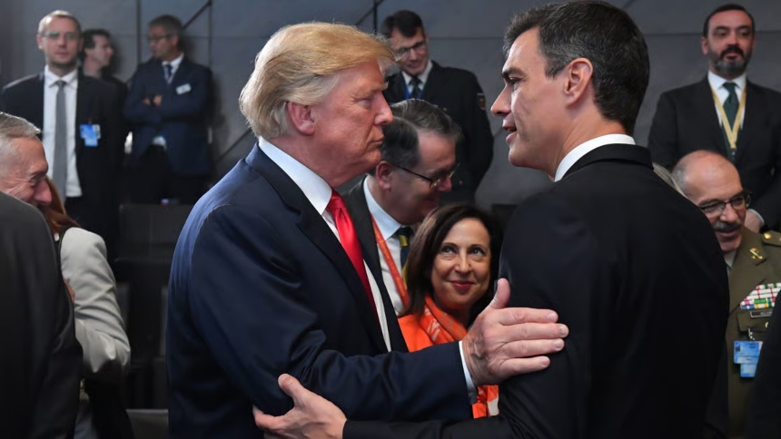 El presidente de Estados Unidos, Donald Trump, sugirió este jueves, 9 de octubre, que España debería ser expulsada de la Organización del Tratado del Atlántico Norte (OTAN) por no cumplir con el nuevo objetivo de gasto en defensa del 5 % del PIB.  