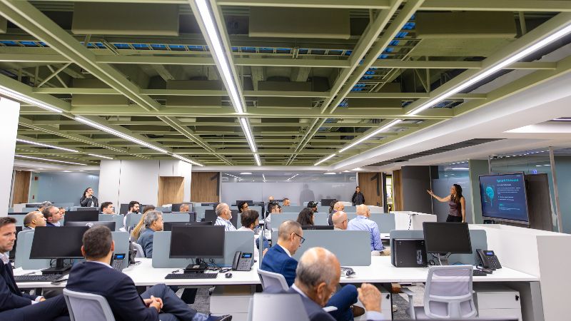 Bangente inaugura oficinas en Cubo Negro y estrena kiosco de autoservicio