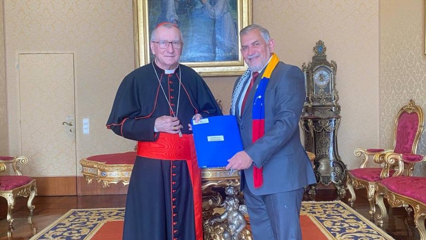 El motivo por el que Maduro envió una carta al papa León XIV con el embajador de Venezuela ante El Vaticano