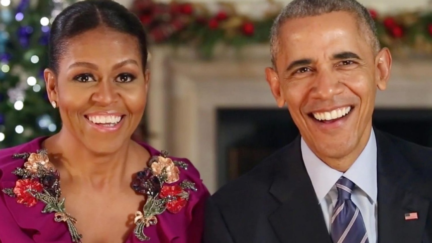 El expresidente de los Estados Unidos Barack Obama y su esposa, Michelle Obama, celebraron la Navidad compartiendo un mensaje lleno de calidez y buenos deseos, acompañado de una nueva fotografía que rápidamente se volvió viral.  