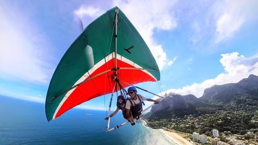 Una turista estadounidense y un instructor mueren al caer de un ala delta en una playa de Brasil