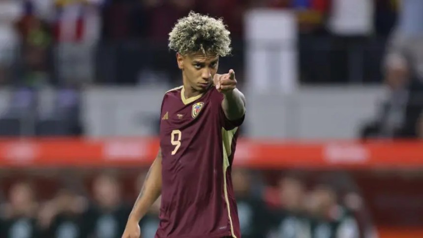 El Wuhan Three Towns de la Superliga china ficha al delantero venezolano Jhonder Cádiz