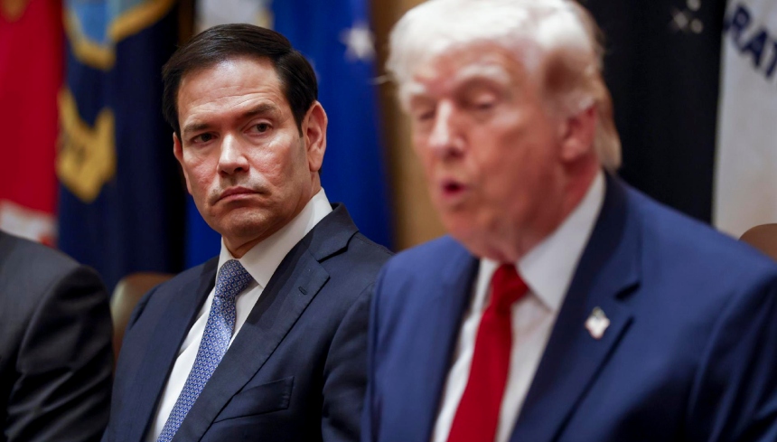 El secretario de Estado de Estados Unidos, Marco Rubio, afirmó este jueves, 26 de marzo, durante una reunión de gabinete en la Casa Blanca que los ingresos provenientes de las ventas petroleras de Venezuela están siendo depositados en una cuenta bloqueada del Departamento del Tesoro.  