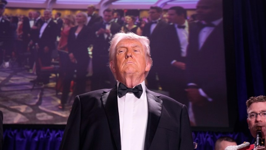 El presidente de Estados Unidos, Donald Trump, afirmó este domingo que el autor del tiroteo ocurrido anoche en la Cena de Corresponsales de la Casa Blanca actuó movido por un "odio" profundo hacia los cristianos, basándose en un manifiesto y en información recabada por las autoridades tras el incidente.