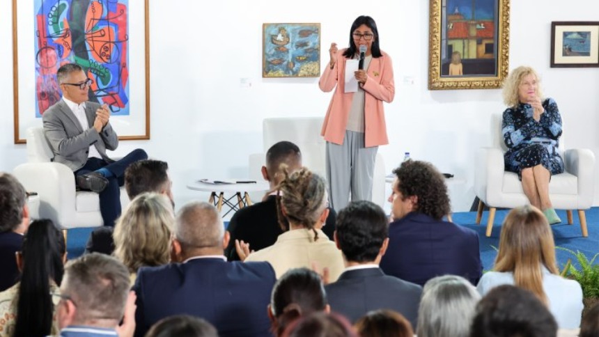 La exigencia de Delcy Rodríguez contra jueces «que se atrevan a cobrar por la amnistía»
