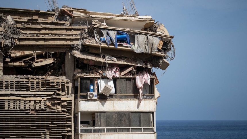 Profesionales de la ingeniería civil se pusieron a disposición de los venezolanos para ayudar a determinar el estado estructural de viviendas, edificios y locales comerciales afectados por los dos terremotos de magnitud 7,5 y 7,2 que sacudieron al país este miércoles.  