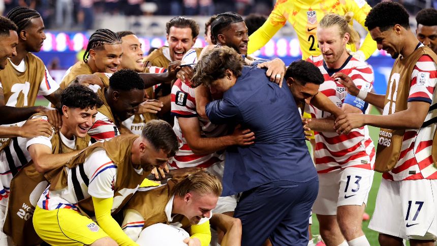 Estados Unidos brilló en su debut mundialista goleando a Paraguay