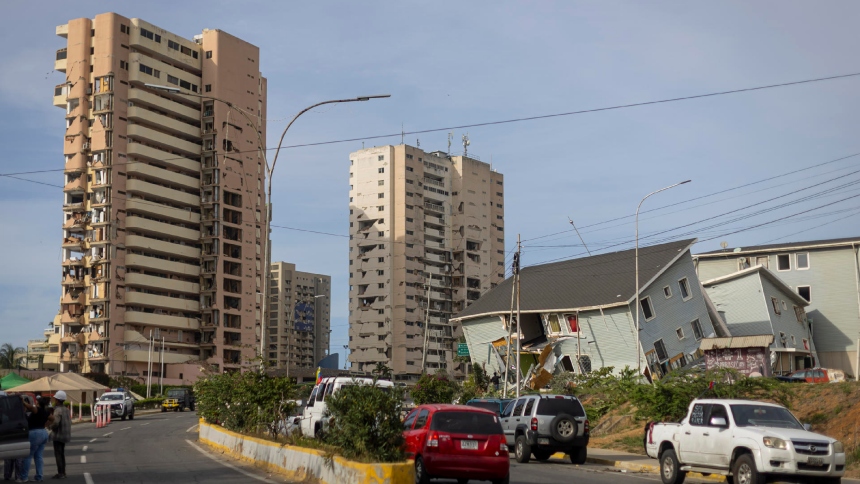 La presidenta encargada de Venezuela, Delcy Rodríguez, aseguró este jueves, 9 de julio, que se pudo recuperar en un 96 % del servicio de energía eléctrica en el estado La Guaira, el más afectado por el doble terremoto de magnitud 7,2 y 7,5 del pasado 24 de junio. 