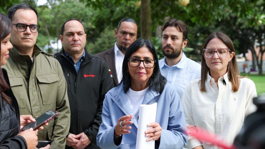 Delcy Rodríguez anunció «asignación mensual» para afectados de los terremotos y prohibió exportar materiales de construcción
