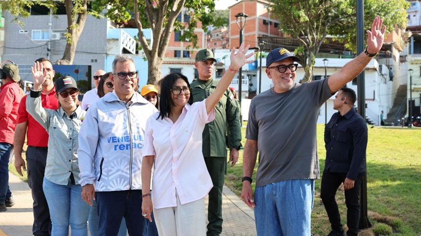 Delcy Rodríguez entregó 210 viviendas recuperadas en La Guaira. Foto cortesía prensa Prensa Prisdencial