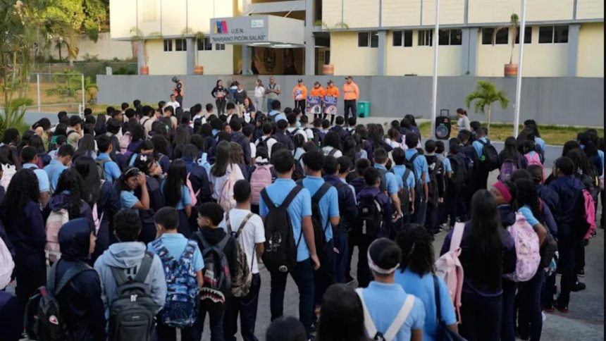Regreso a clases tras el doble terremoto: El reto de reconstruir aulas entre el trauma y la incertidumbre